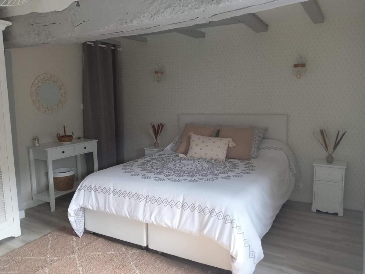 Chambre D'Hote Familiale De La Maison Bleue Lanvallay Exterior foto
