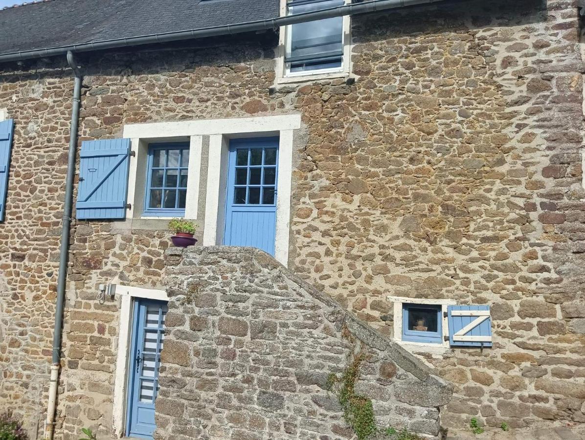 Chambre D'Hote Familiale De La Maison Bleue Lanvallay Exterior foto